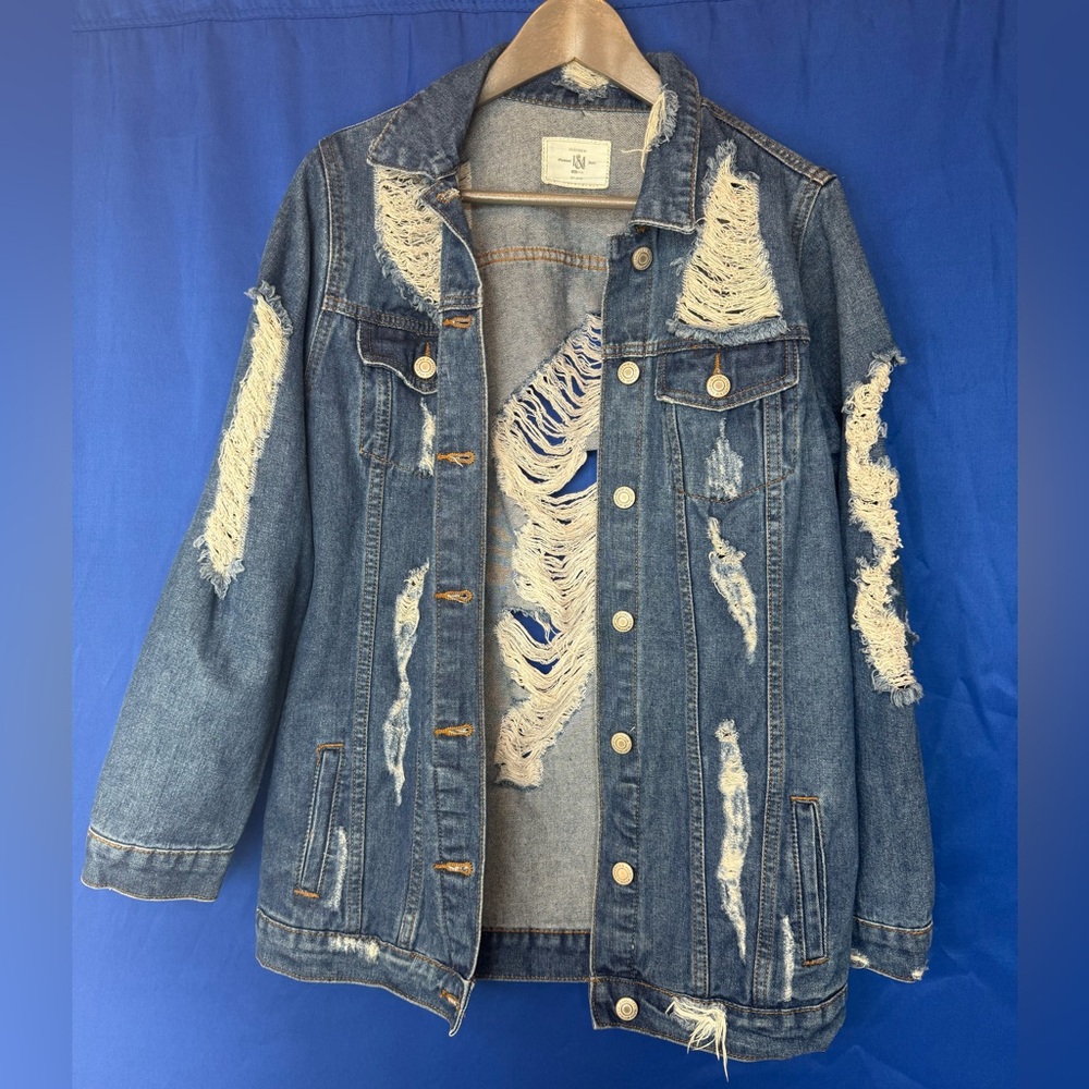 I&M Jeans Jacket Size SM Denim Blue Button Front Ripped Distressed Pockets